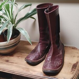 Vintage Burgundy Leather Appliqued Boots 6.5-7